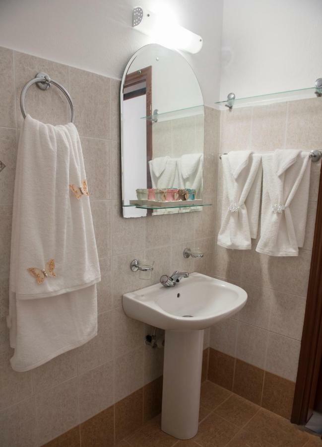 Chara'S Sea View House Apartment Haraki Bagian luar foto